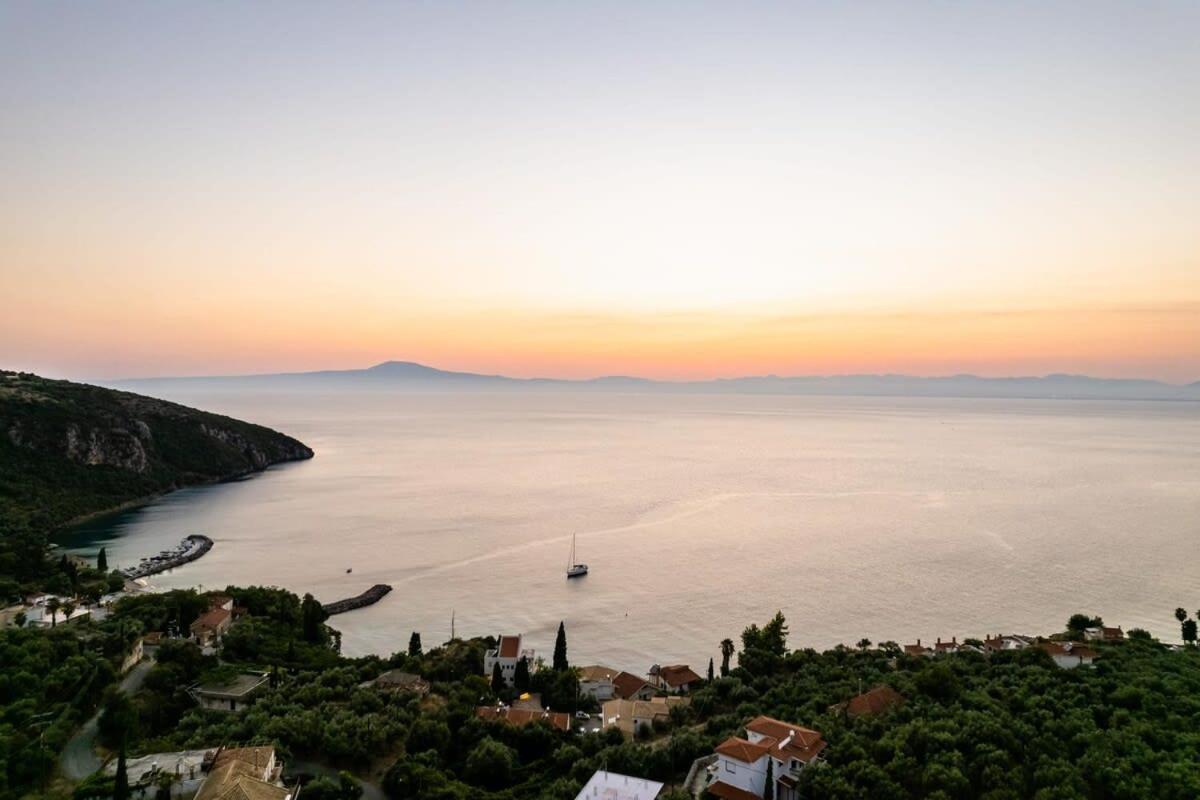 Kitries Summer Getaway - Eden Seaside Suite Kitriai Екстер'єр фото